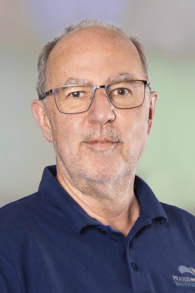 Porträtbild von Dr. med. Christoph Zeller - Praxisgründer und VR-Präsident der Praxisgruppe.